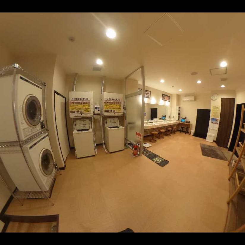【男湯脱衣場】 360度VR画面へ